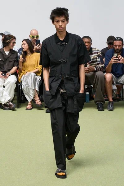 Look 27